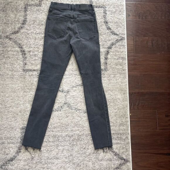 Madewell 9” Mid-Rise Skinny Jeans in Distressed Black Sea - Picture 3 of 13